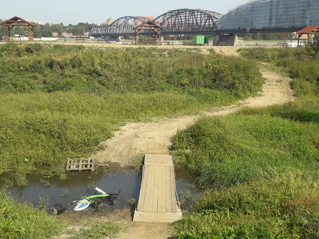 Chuligani niszczą toruński rower miejski. Oto efekty ich "działań"