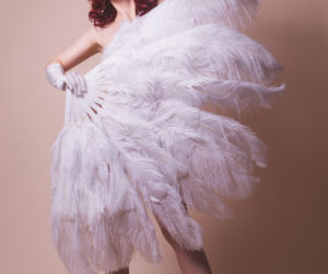 Burleska - sztuka czy stiptiz? Lady Fox obala stereotypy