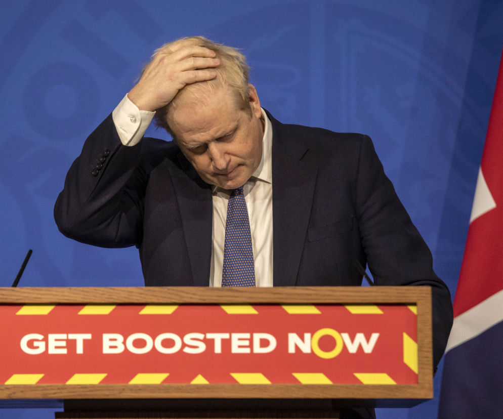 Winne piątki w siedzibie premiera Wielkiej Brytanii. Boris Johnson znienawidzony. Odejdzie?