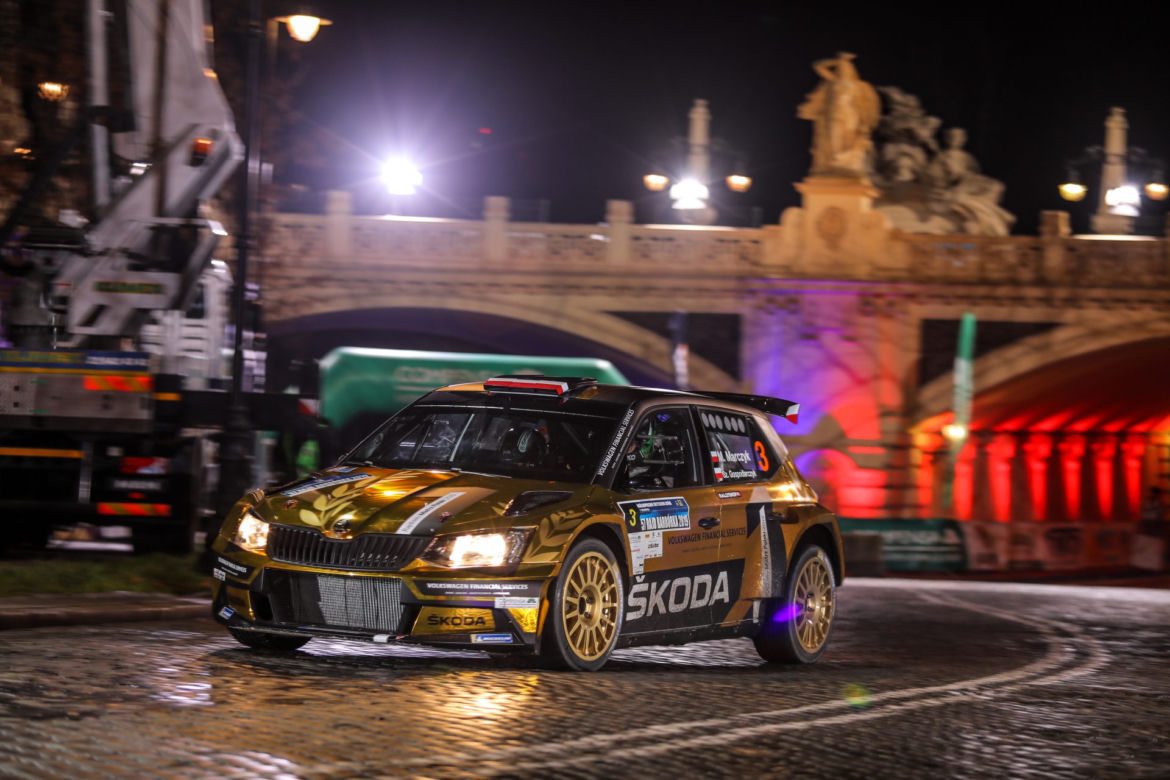 Złota Skoda Fabia R5 zespołu rajdowego Miko Marczyk Motorsport