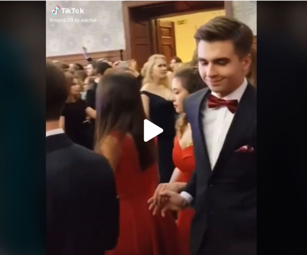 Mata skupiony tańczył na studniówce. Archiwalne nagranie robi furorę!