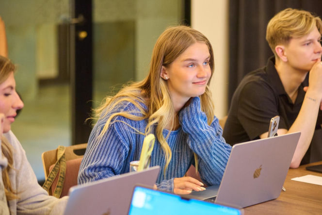 Apple Summer Camp