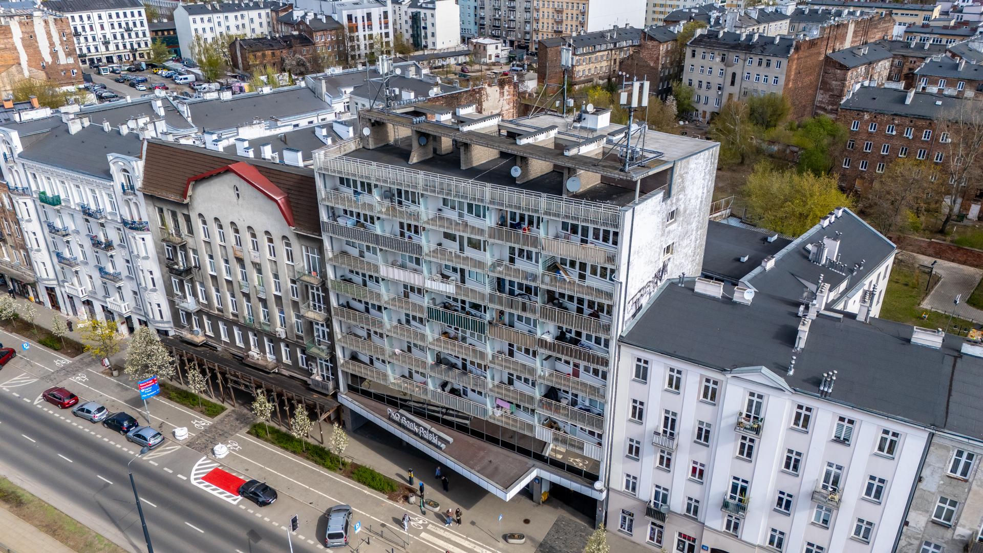 Blok przy Targowej 42 w Warszawie