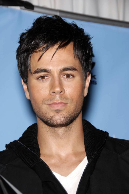 Enrique Iglesias kończy karierę! Zobacz jak się zmieniał!
