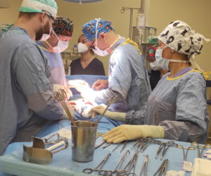 Białystok. Lekarze z USK usunęli kobiecie w ciąży olbrzymiego guza