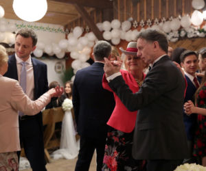 M jak miłość, odcinek 1451. Kisielowa (Małgorzata Różniatowska), Robert (Krzysztof Tyniec), Barbara (Teresa Lipowska), Bartek (Arkadiusz Smoleński)