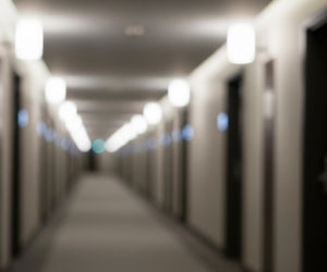 Zgłoszenie molestowania w hotelu. Czy policjantowi grozi odpowiedzialność?