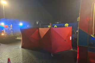 Huknął skodą w cmentarny płot. Nie żyje