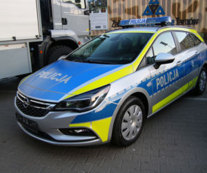 Nowe oznakowanie policyjnych radiowozów - projekt badawczy Komendy Głównej Policji i PIMOT