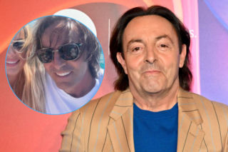 Tak wygląda nowa miłość Michela Morana.  Wspólne zdjęcie z 10 lat młodszą partnerką trafiło do sieci