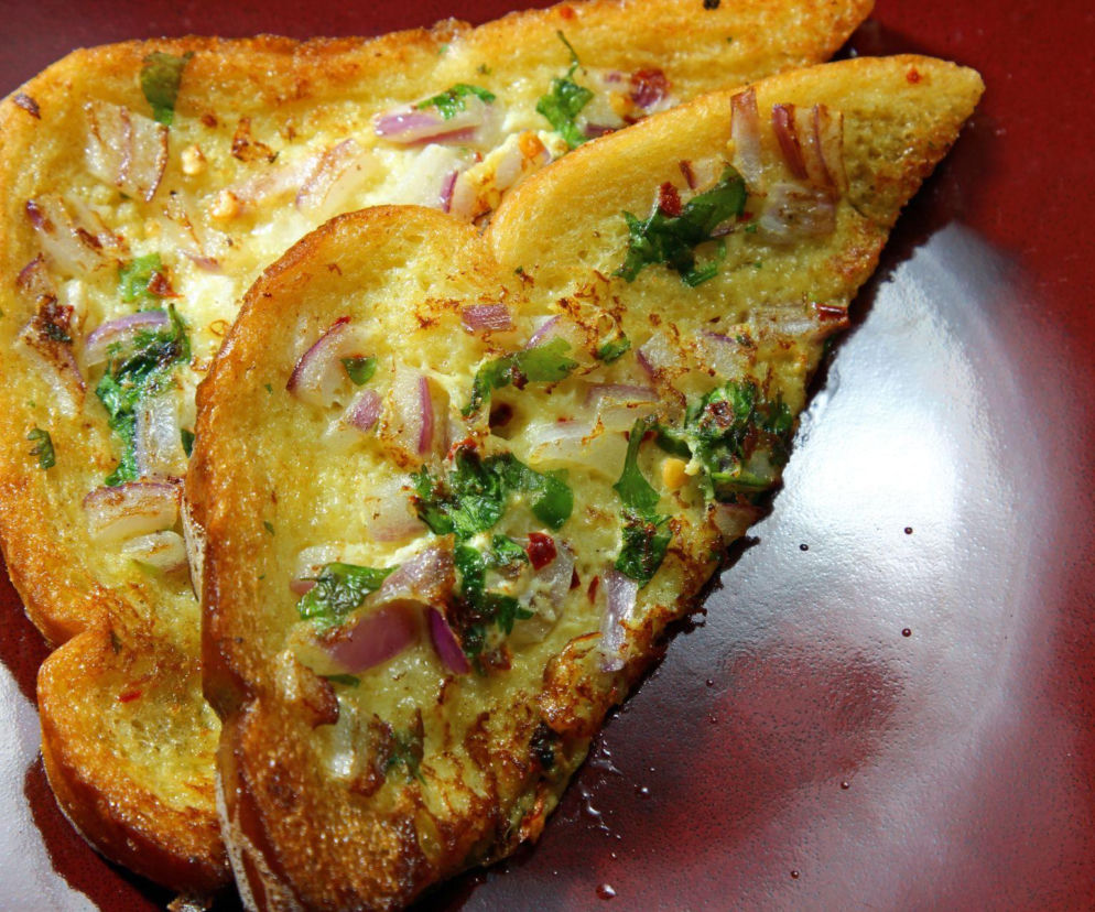 Tosty francuskie na słono z serem i miodem – chrupiące, ciągnące i nie do podrobienia