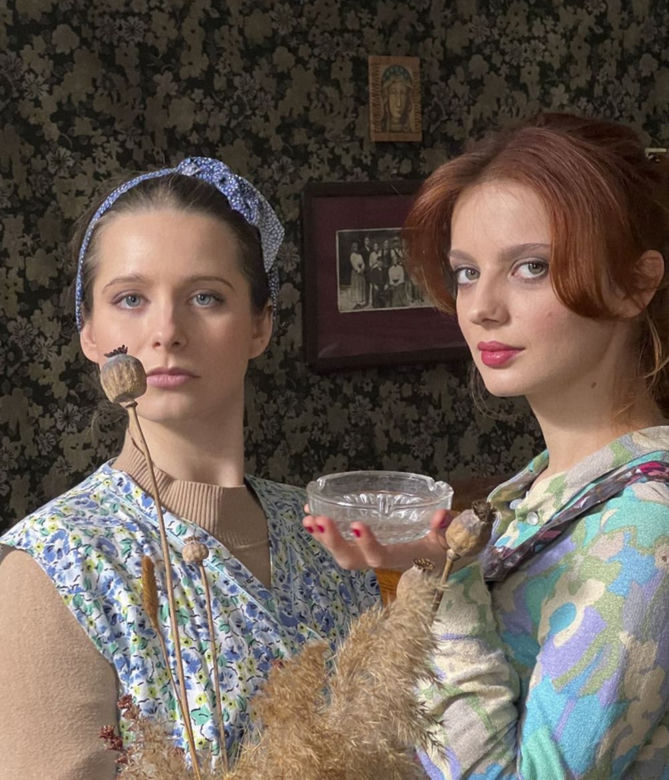 Stulecie Winnych 4. Kasia (Weronika Humaj), Basia (Kamila Bujalska)