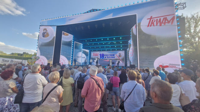 Duża impreza u ojca Rydzyka w Toruniu! Bayer Full porwał tłumy do tańca