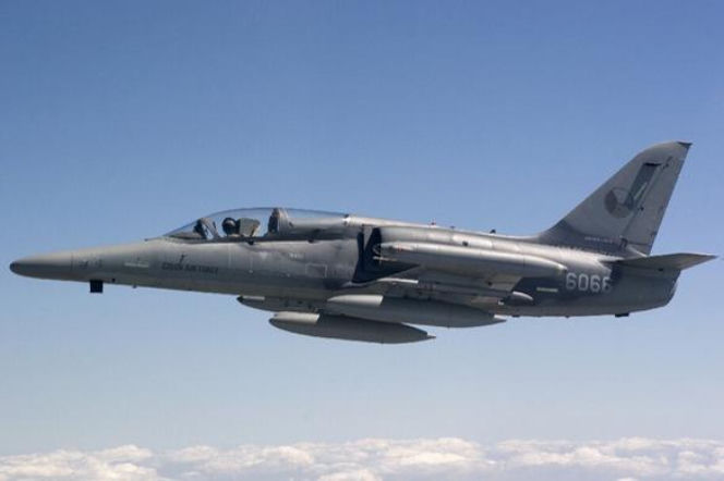 Czeskie samoloty L-159 nie dla Ukrainy. Polityczna burza w Pradze - premier kontra generał