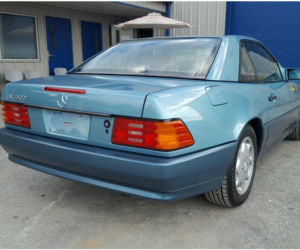 Mercedes 500 SL z przebiegiem niecałych 2000 km