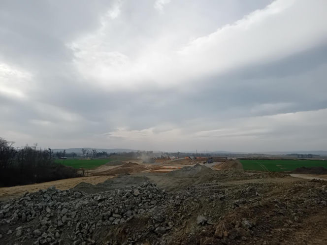 Budowa S8 pod Wrocławiem nabiera tempa. Zobacz najnowsze zdjęcia z placu budowy