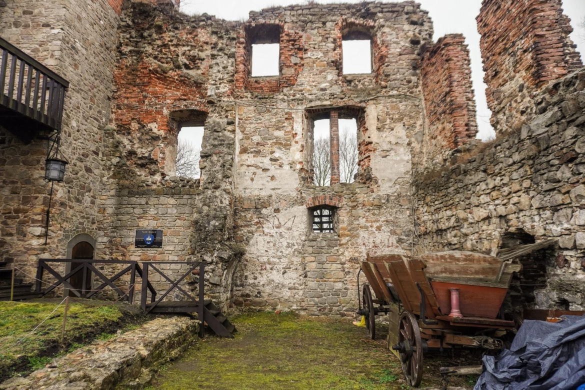 Zamek w Chudowie to niezwykła atrakcja turystyczna