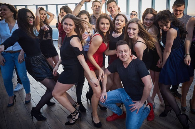 C-BooL pokazuje weekend z życia didżeja! DJ Is Your Second Name [VIDEO]
