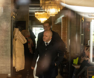 Paweł Kowal w restauracji