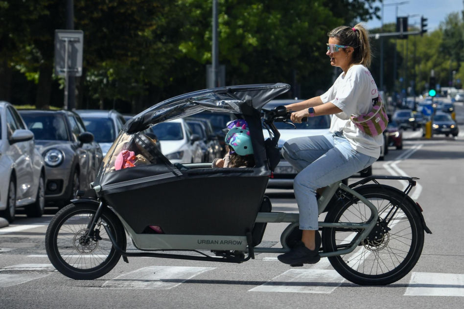 Zofia Zborowska wozi dzieci rowerem za 27000zł