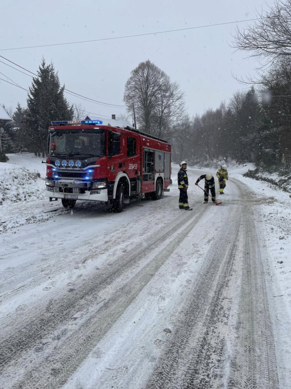 Śnieżyca w Świętokrzyskiem. Były wypadki i kolizje