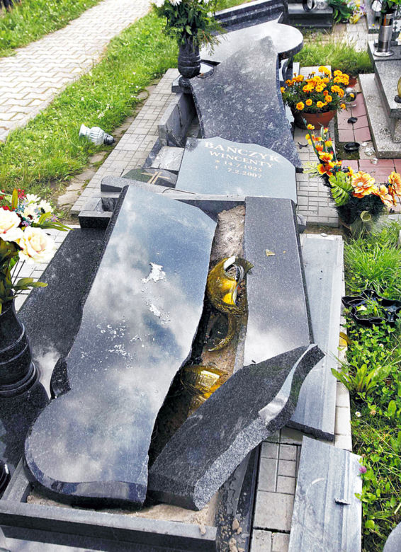 Sekta niszczy naszą parafię