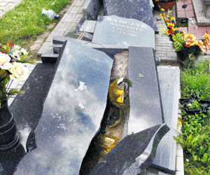 Sekta niszczy naszą parafię
