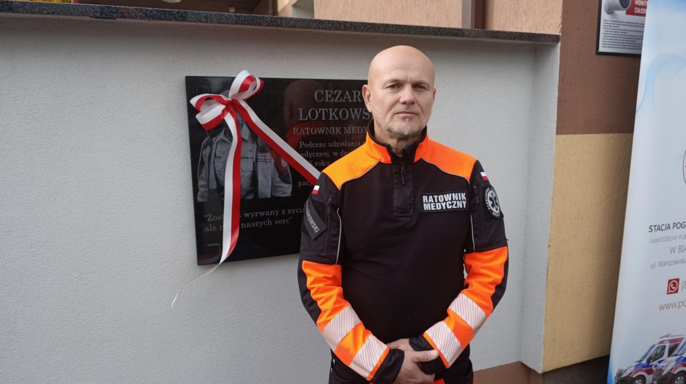 Zasztyletowany ratownik ma swoją tablicę