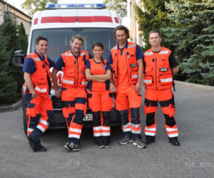 Na sygnale. Martyna (Monika Mazur), Piotr (Dariusz Wieteska), Wiktor (Wojciech Kuliński) i Adam (Konrad Darocha), Artur (Tomasz Piątkowski)