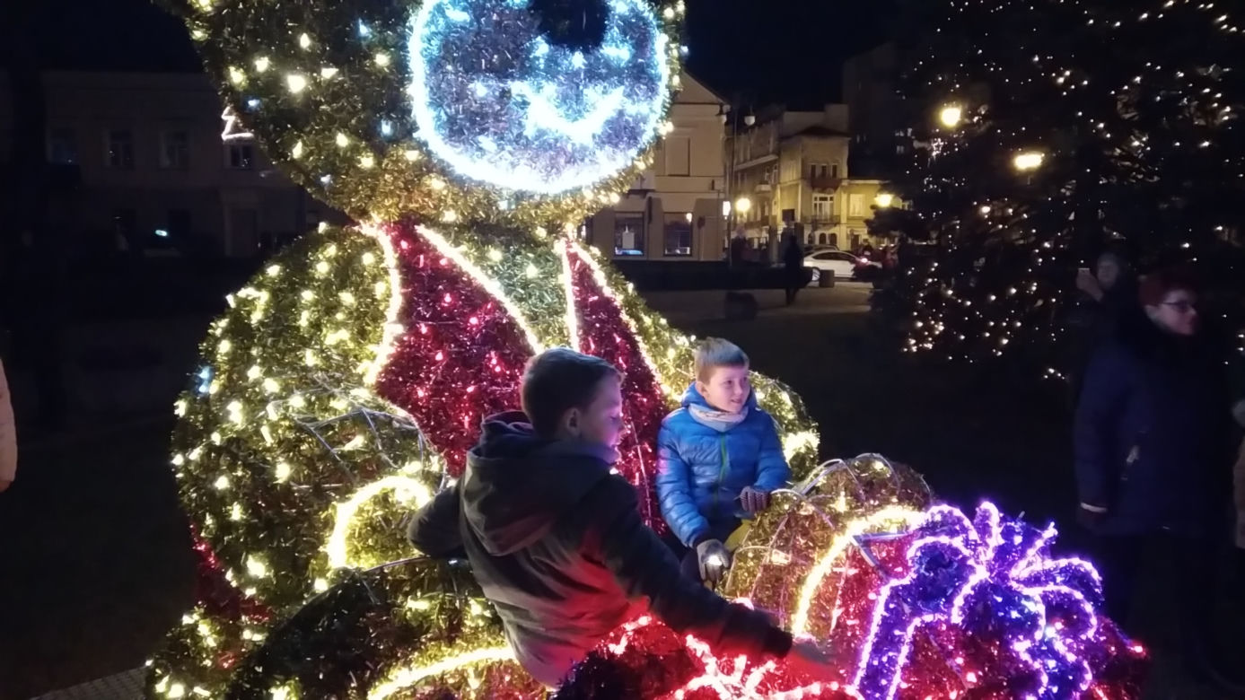 Rozbłysła wiąteczna iluminacja Radomia