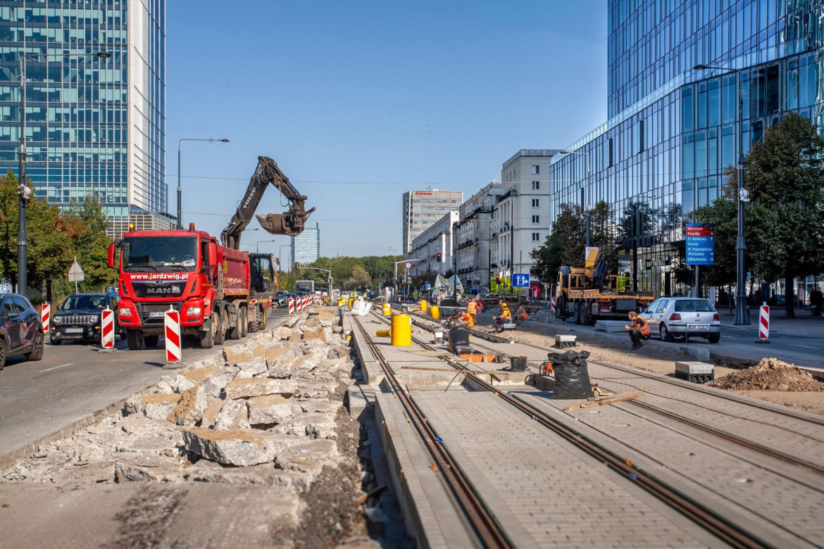Wielki powrót tramwajów na Marszałkowską. Pojadą po zielonym dywanie