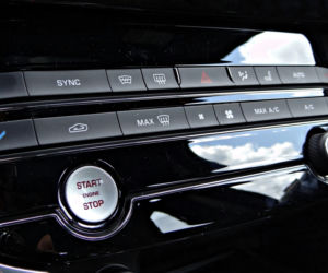 Jaguar XE 2.0 T R-Sport
