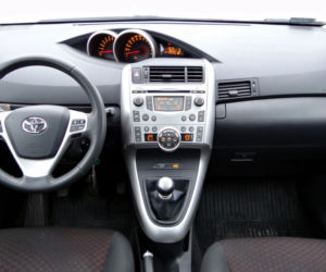 Toyota Verso 2011