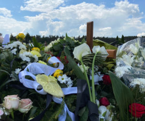 Kucharówka. Pogrzeb prof. Tadeusza Łapińskiego i dr Małgorzaty Michalewicz [ZDJĘCIA, WIDEO]