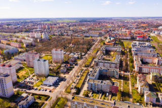 Kiedyś królewskie miasto, dziś stolica żużla i szybownictwa. To świetny cel podróży