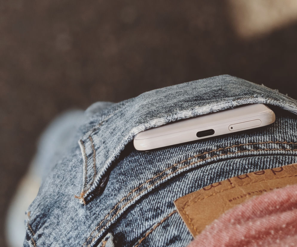 Rozogi. Okradł kolegę, gdy ten spał. Zauważyłem, że z kieszeni wystaje smartfon, więc go sobie wziąłem