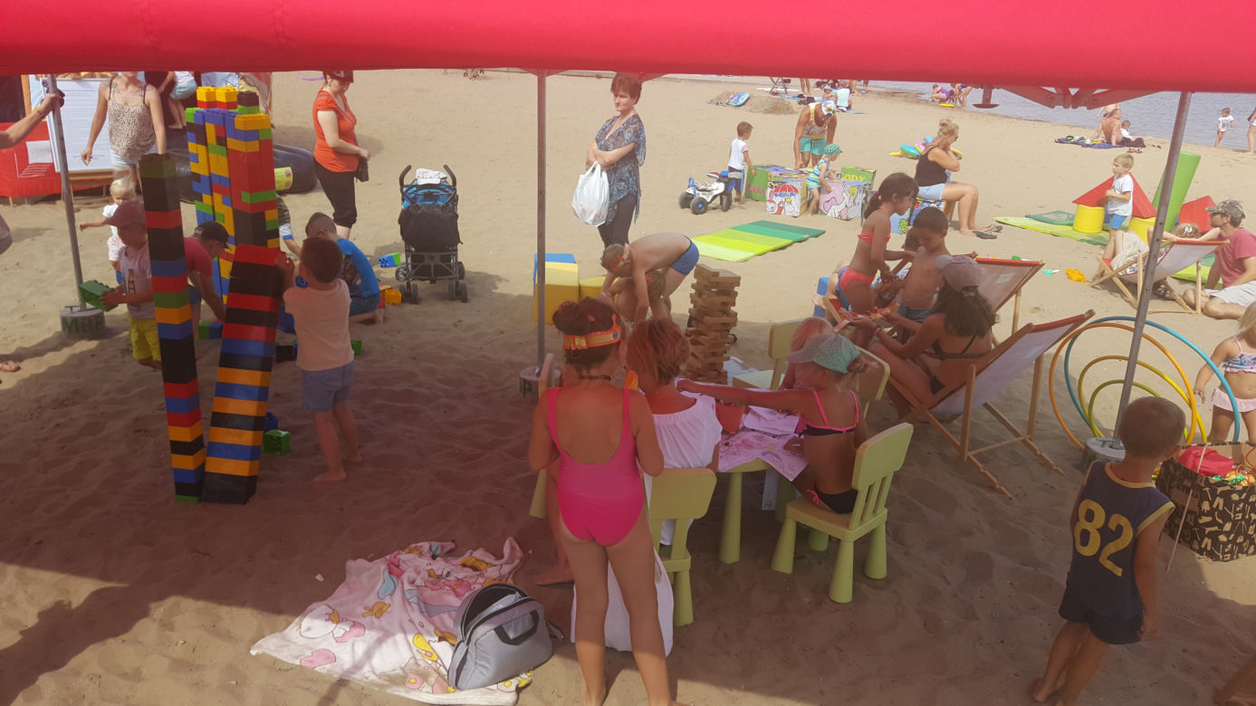 Biblioteka przy plaży w Dąbrowie Górniczej