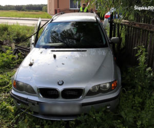 Łupnął BMW w płot i czym prędzej zwiał piechotą