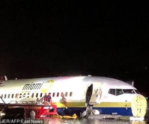 Boeing 737 wylądował na rzece