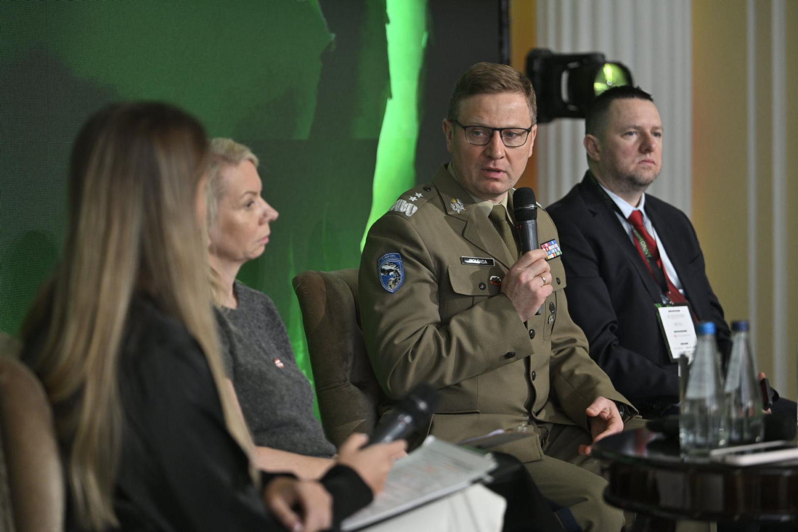 Konferencja Portalu Obronnego „Odporność cyfrowa i informacyjna Polski. Wyzwania w dobie wojny hybrydowej". Drugi panel
