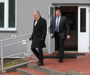 MARSZAŁEK SENATU STANISŁAW KARCZEWSKI ODBYWA REHABILITACJE KRĘGOSŁUPA