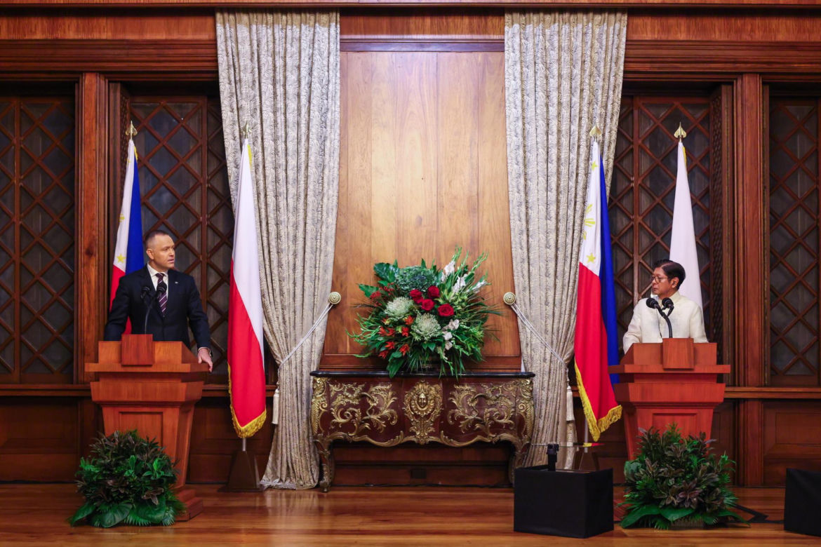 Karol Nawrocki z żoną na historycznych rozmowach na Filipinach