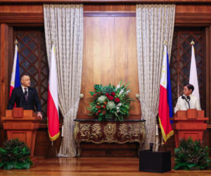 Karol Nawrocki z żoną na historycznych rozmowach na Filipinach