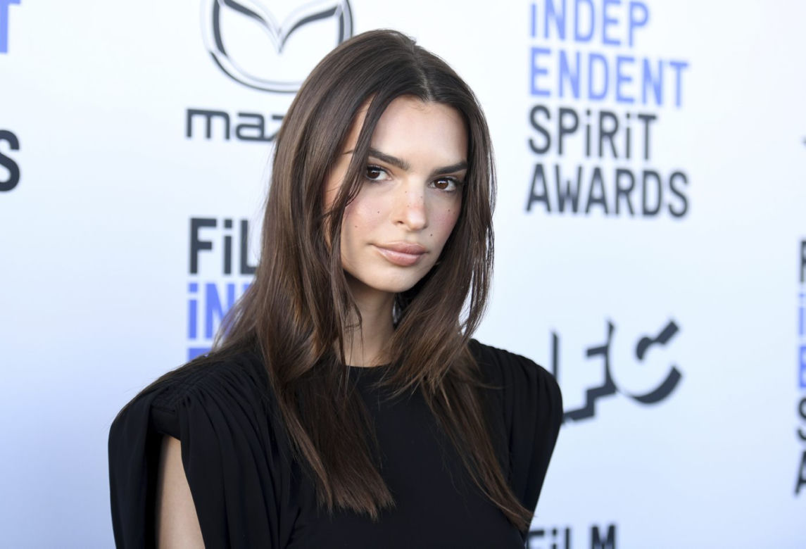 Emily Ratajkowski. Emily gotowa na lato