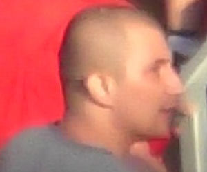 Wtargnęli na murawę podczas meczu Widzew Łódź - Znicz Pruszków. Ci KIBOLE POSZUKIWANI są przez policję!