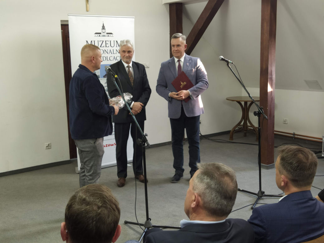 Zdjęcia z otwarcia wystawy o historii piłki nożnej w siedleckim Muzeum Regionalnym