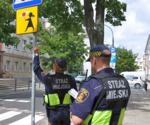 Trwają kontrole strażników miejskich przy warszawskich szkołach