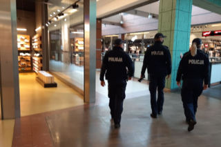 Koszalin. Kontrole policji w galeriach handlowych! Co sprawdzają? Posypią się mandaty!