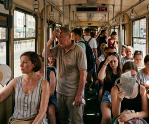 Pasażerowie gotują się w autobusach. Jak i gdzie zgłosić brak klimatyzacji?