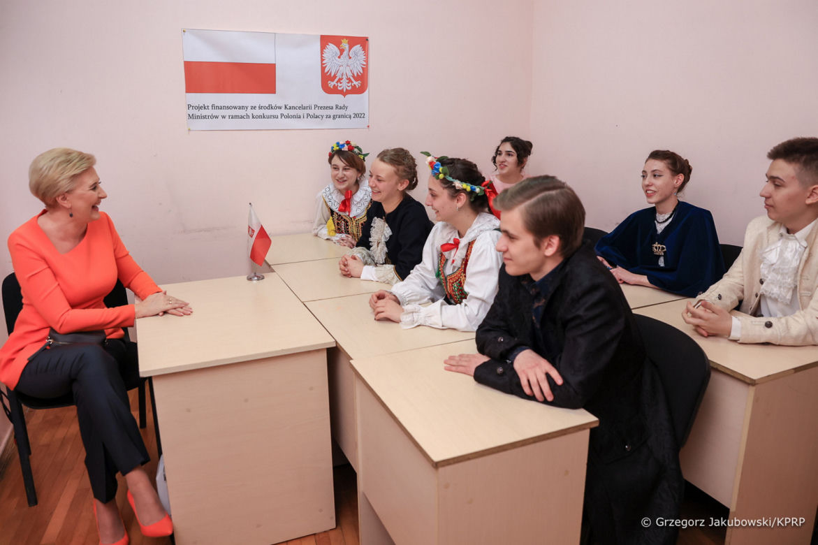 Agata Duda niczym Mandaryna!